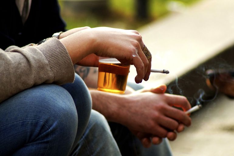 Cae el consumo habitual de tabaco y alcohol entre adolescentes