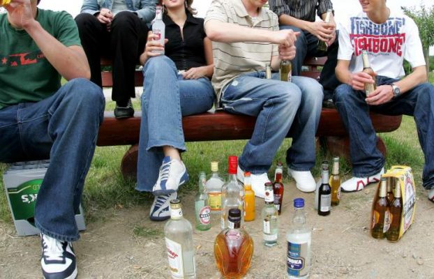 España: La OCU denunció la facilidad que tienen los y las menores para conseguir alcohol